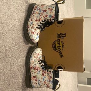 Kid’s Flower Patterned Dr. Martens Flower - Kid’s Size 8 -  Never Worn